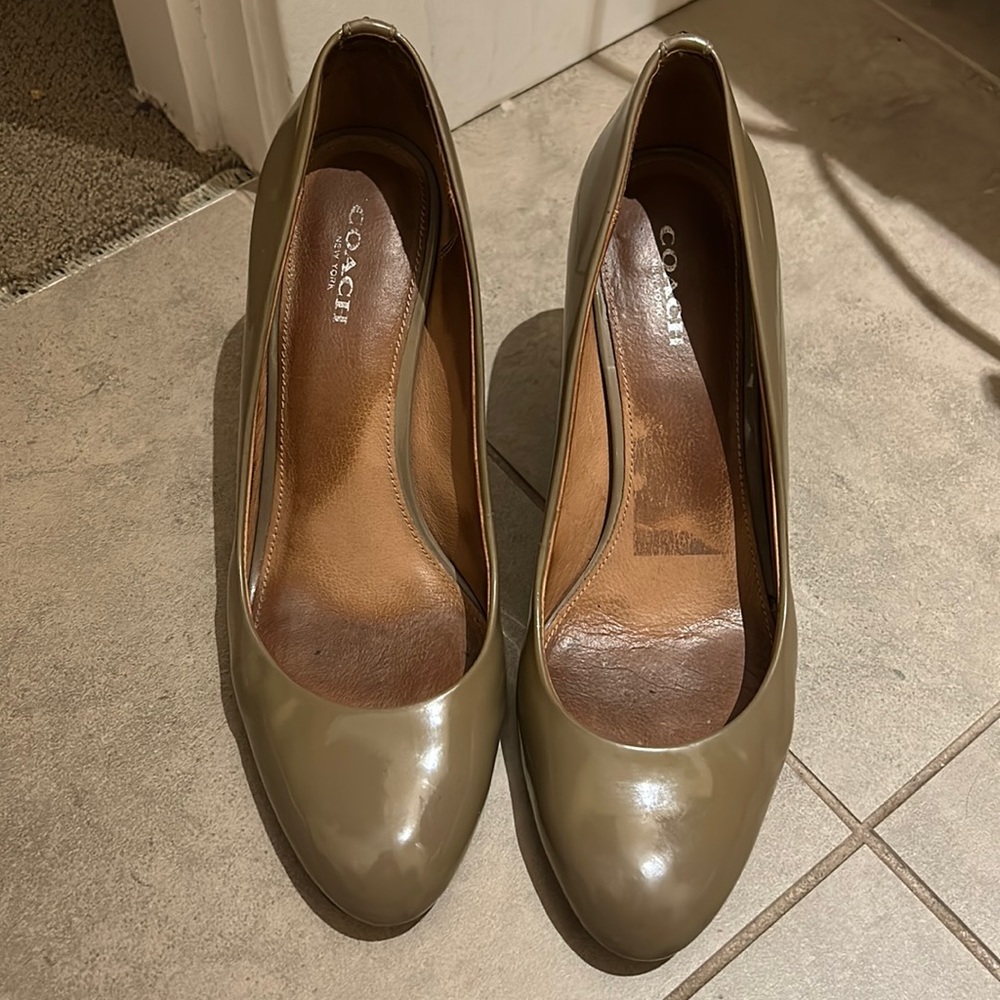 Coach Rosey Pumps sz 8